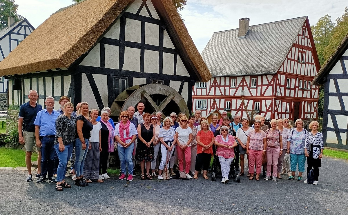 Mit einem regionalen Lernpatentag wrdigt der Landkreis Neuwied in Kooperation mit der Stadt Koblenz alljhrlich das Engagement der Lernpatinnen und Lernpaten. In diesem Jahr war das Landschaftsmuseum in Hachenburg das Ziel. (Foto Simone Hhner / Kreisverwaltung Neuwied)