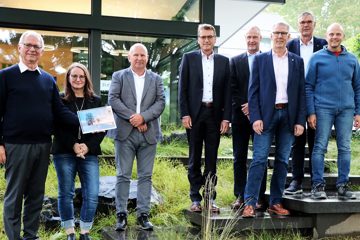 Von links: Georg Huf, Barbara Hombach, Mike Bender, Dr. Andreas Reingen, Andreas Dngen, Jrg Rttgen, Jrg Nink und Armin Deneke. (Foto: Hans-Peter Metternich)