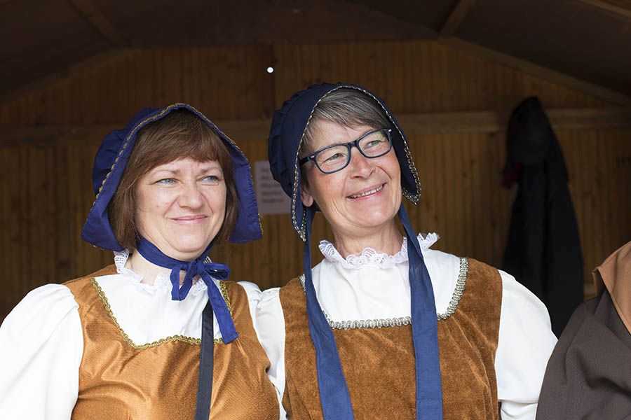 Frhliche Gesichter beim historischen Markttreiben in Nentershausen. Fotos: Helmi Tischler-Venter