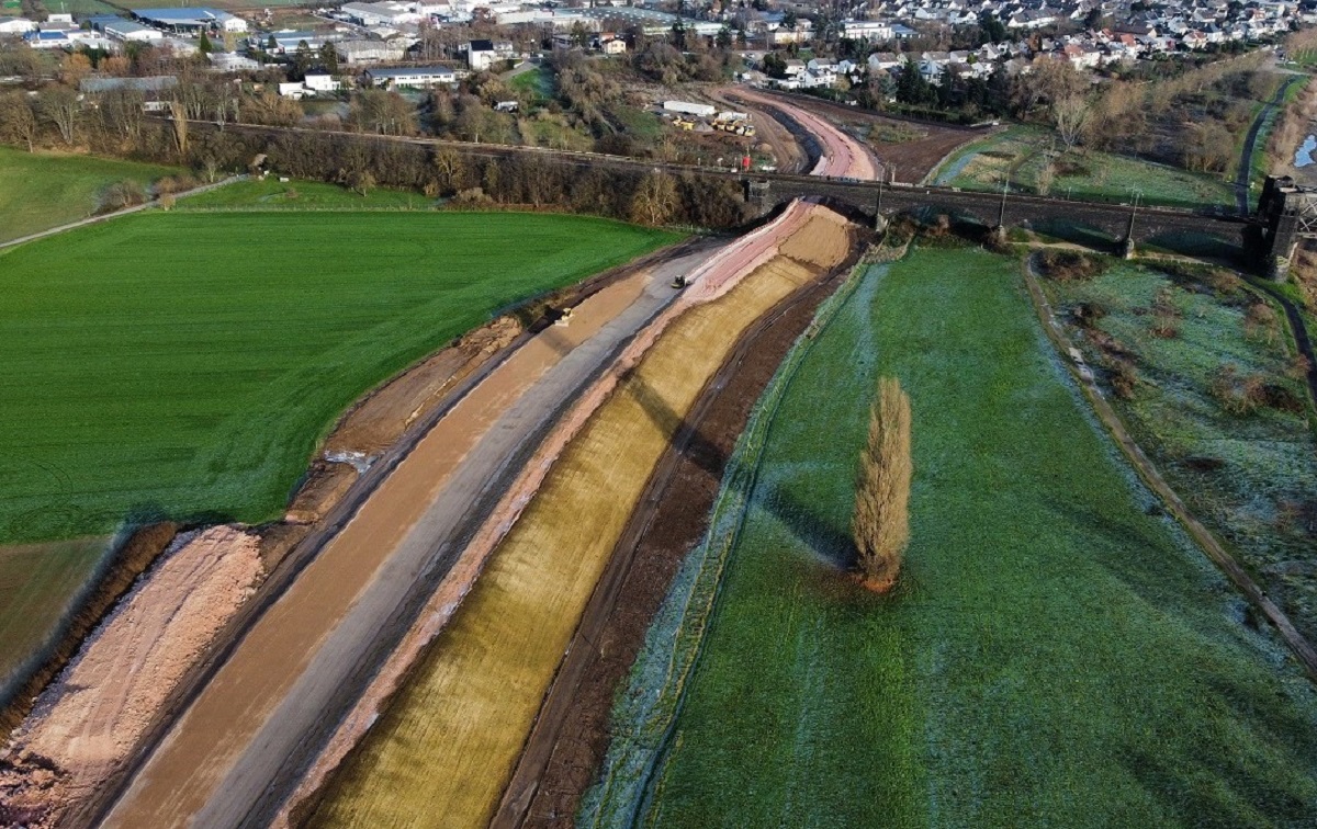 Deichbaustelle Neuwied-Engers geht hochwassersicher in Winterruhe