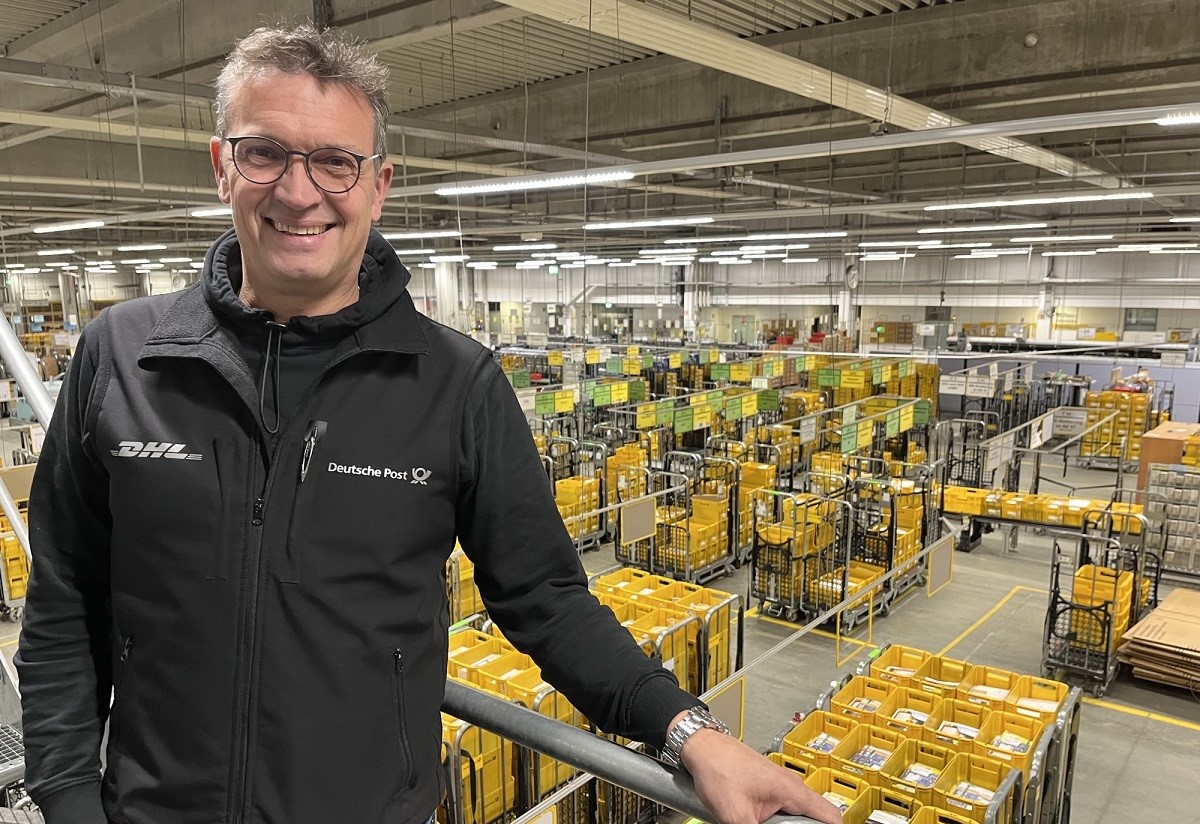 Markus Stahl ist der Leiter des Briefzentrums 57 Siegen in Freudenberg. (Foto: DHL Group)