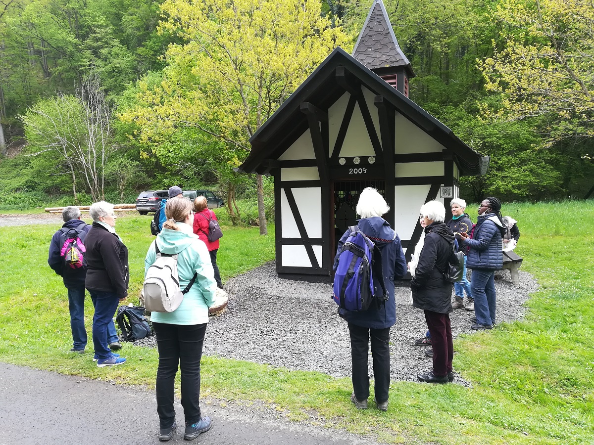 Die Gedenksttte im Fockenbachtal ist eine Station der Pilgerwanderung. An dieser Stelle stand im 19. Jahrhundert eine lmhle, die Mutter Rosas Vater gepachtet hatte. Hier lebte die Ordensgrnderin als junges Mdchen mit ihrer Familie. (Foto: Sr. Marina Buding)