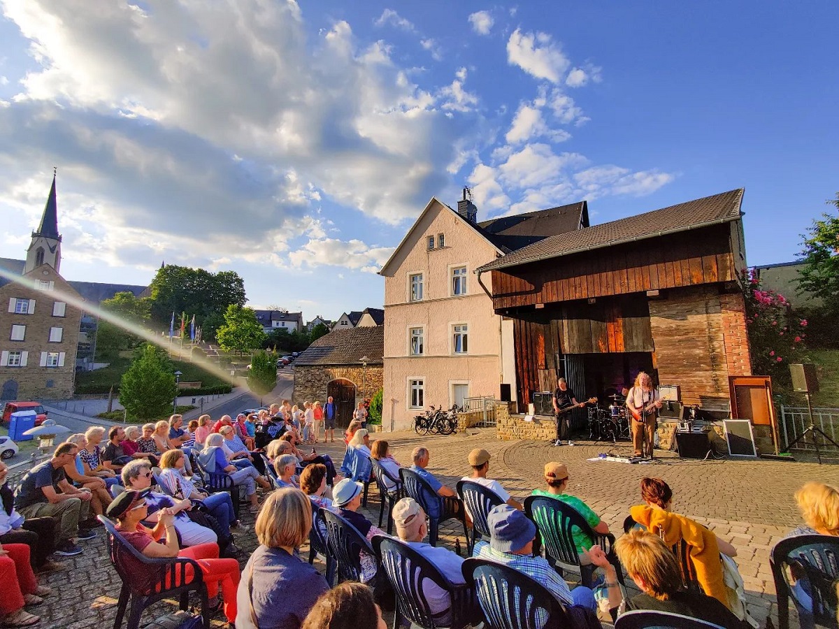 "Treffpunkt Kannofen" am 29. Mai mit dem "Duo MO" in Hhr-Grenzhausen