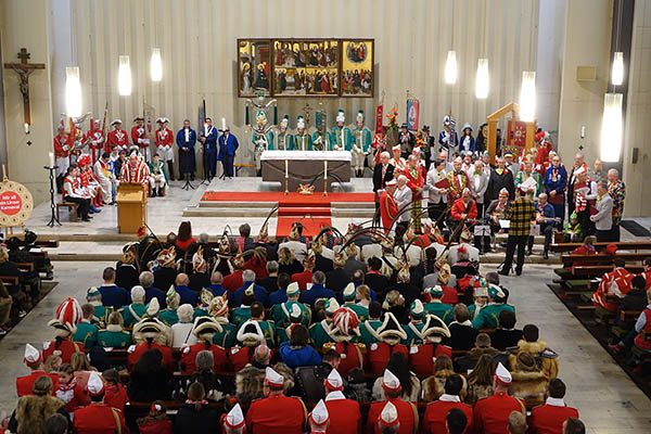 Volles Haus beim Festgottesdienst in Linzer Marienkirche 