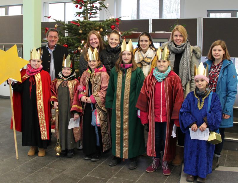 Sternsinger segnen Kreishaus. Foto: Pressestelle der Kreisverwaltung