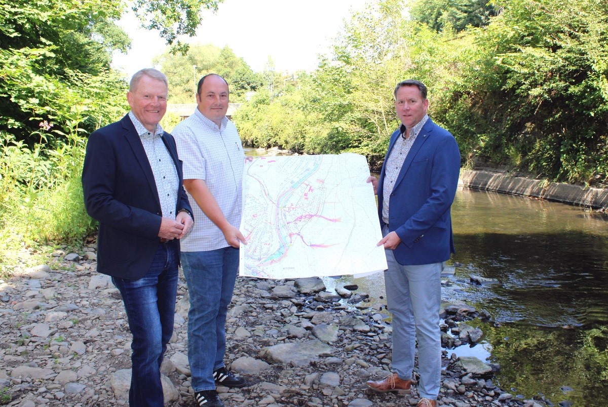 Brgermeister Bernd Brato, Andr Krusche (Bauamt) und der Erste Hauptamtliche Beigeordnete Joachim Brenner freuen sich ber bereits erste umgesetzte Manahmen. (Foto: privat)