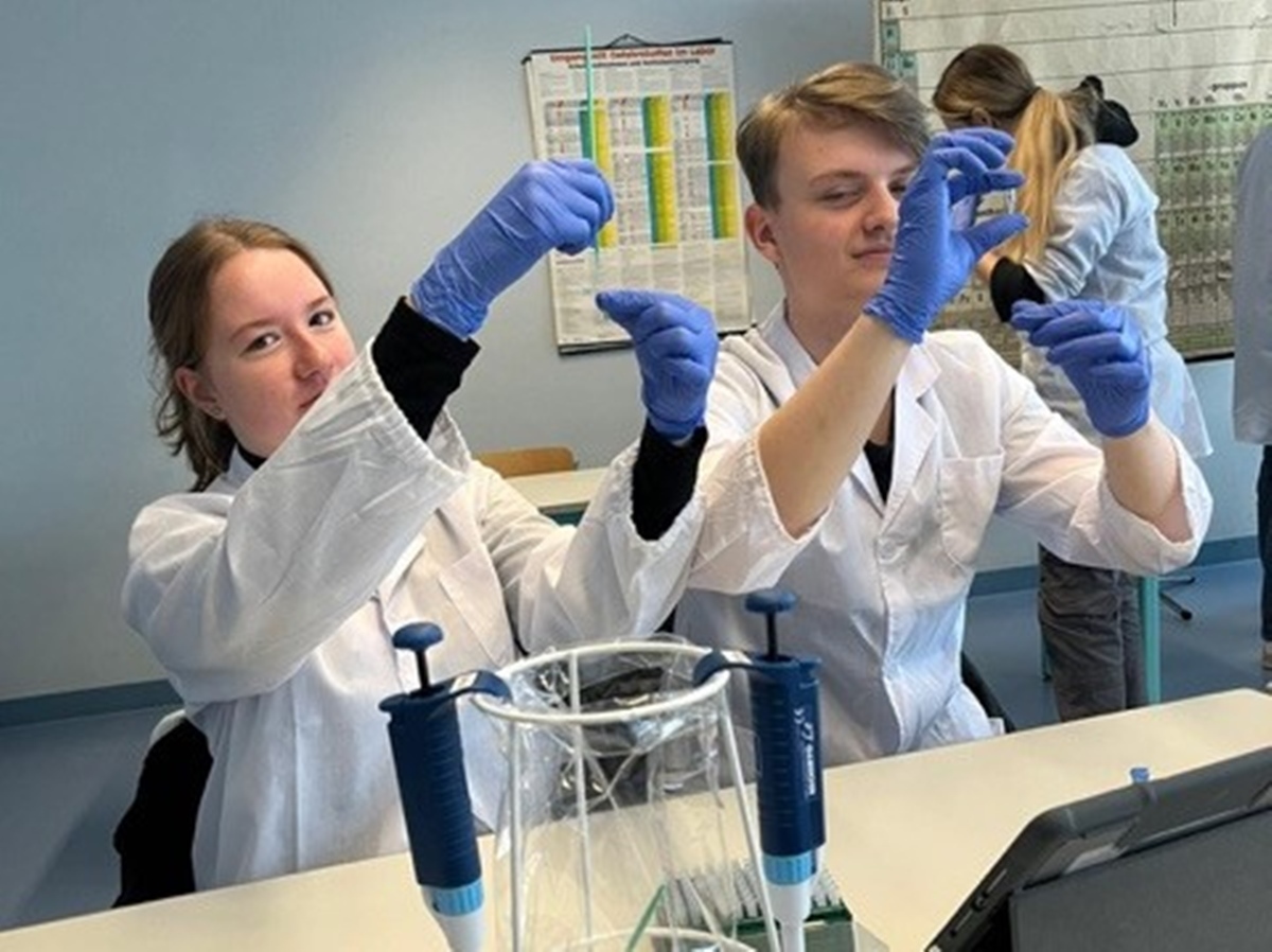 Die Schler der Biologie-Leistungskurse konnten wertvolle, praktische Erfahrung sammeln.(Foto: Kevin Kreckel)