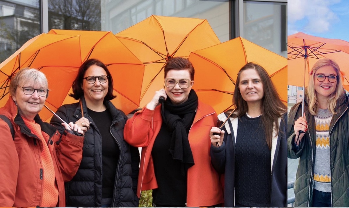 Die Mitglieder des Netzwerks Orange Westerwald haben fleiig sortiert und beschildert. Sie freuen sich auf rege Teilnahme an der Kleider- und Taschenbrse am 13. Mai in Oberelbert. (Foto: Susanne Grg)