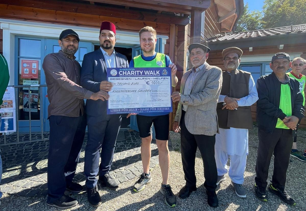 Institutionen fr schwerstkranke Kinder erhalten beim Ahmadiyya Charity Walk 1.800 Euro