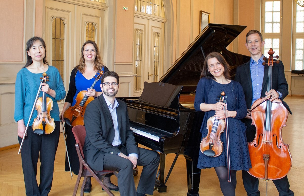 Bei der Auftaktveranstaltung der Konzertreihe musizieren (von links) Hiroko Tominaga, Delia Jitariu, Benot Gagnon, Konstantina Pappa und Frederik Jckel. (Foto: Stephanie Laquai)