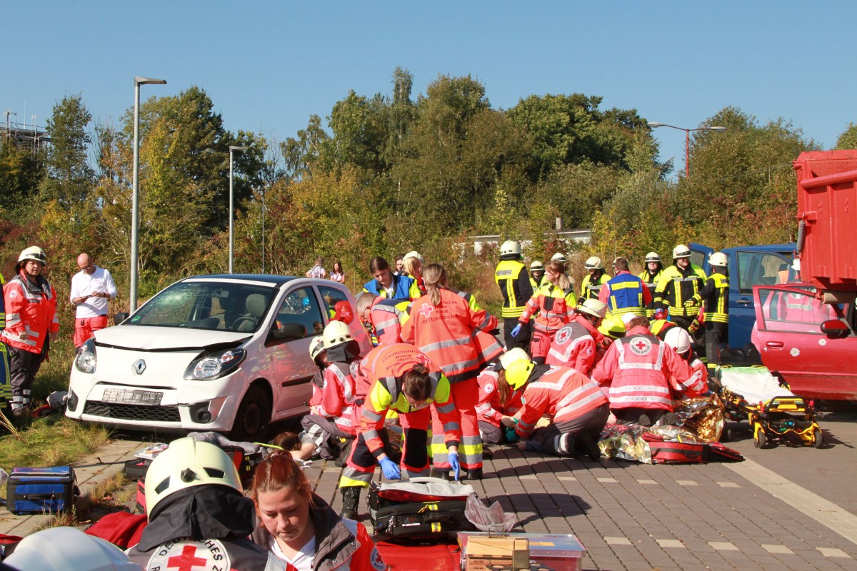 Groer Verkehrsunfall mit vielen Verletzten: bung der DRK-Katastrophenschutzeinheiten Westerwald