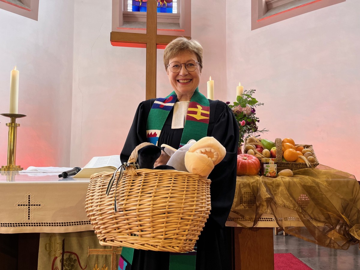 Pfarrerin Karin Andrea Bayer (Fotos: Evangelische Kirchengemeinde Betzdorf)