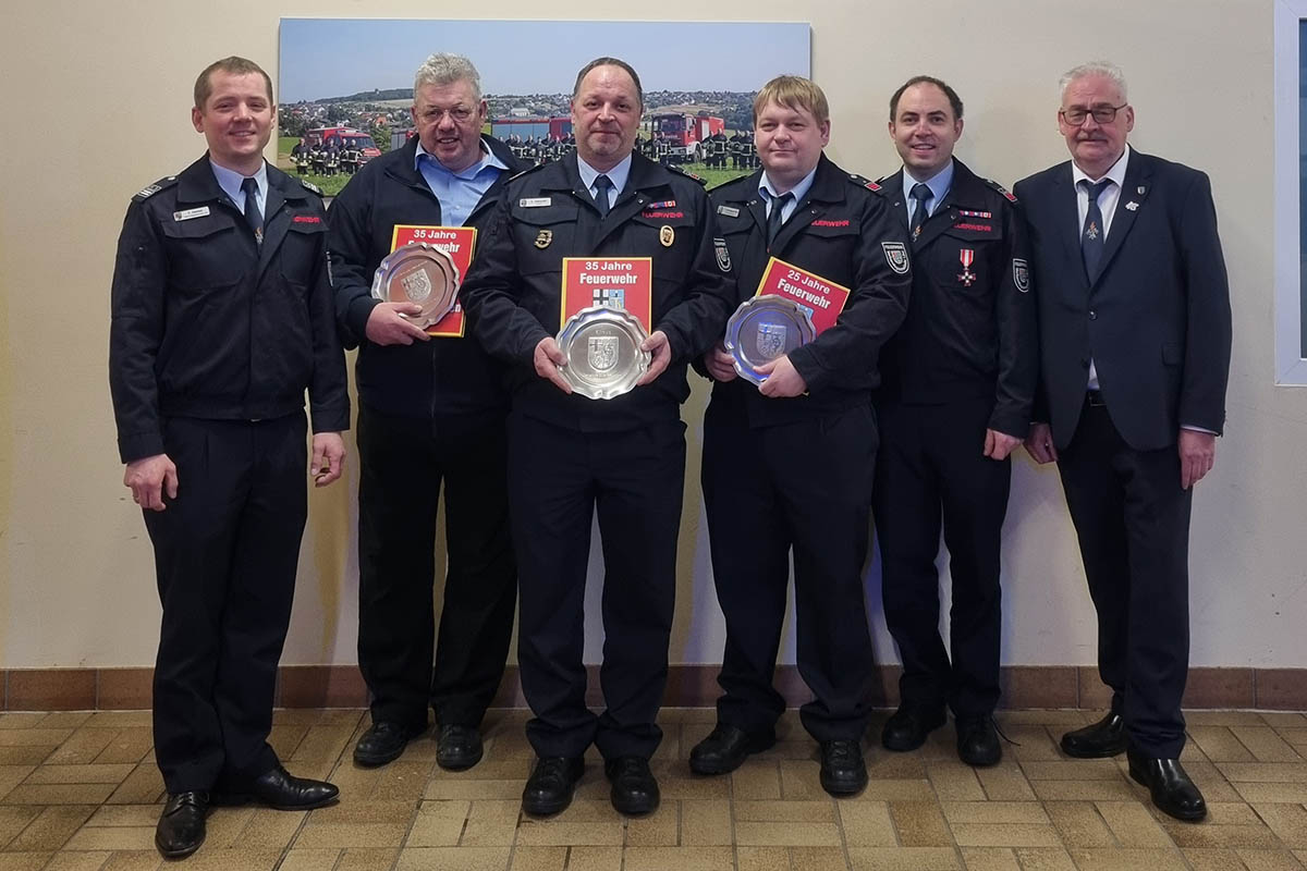 Die geehrte Kameraden. Foto: Feuerwehr St. Katharinen, J. Schlemmer