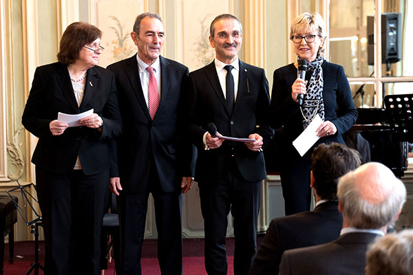 Sie stehen derzeit dem Freundeskreis Villa Musica vor (von links): Cornelia Hoffmann als Beisitzerin, Alfons Moritz als 2. Vorsitzender, Dr. Hermann-Josef  RTichard als Schatzmeister und Barbara Harnischfeger als Vorsitzende. Foto: Herbert Piel