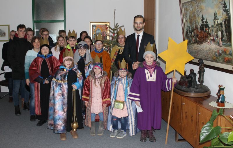 Sternsinger zu Gast im Rathaus