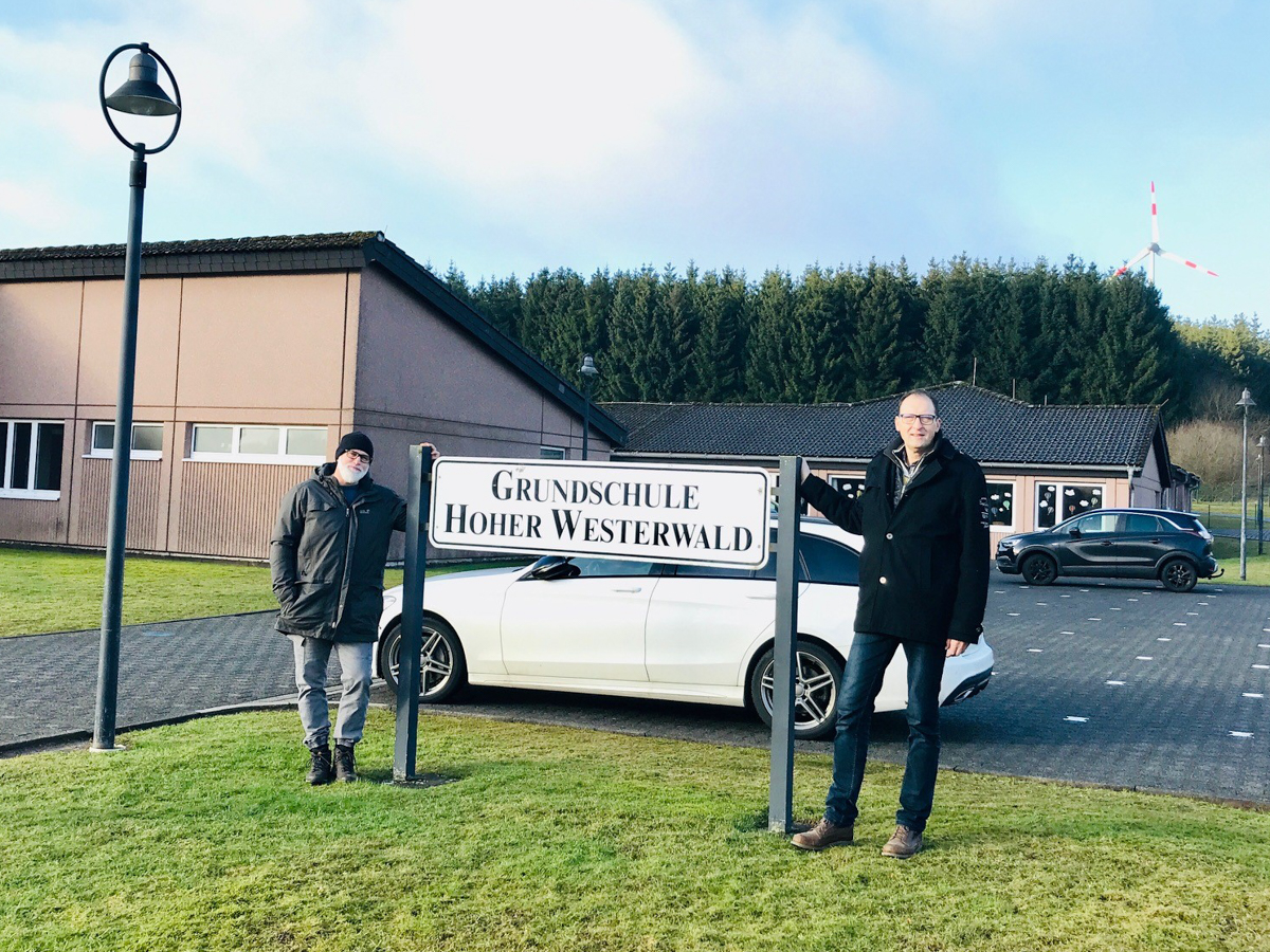 Der Vorstand der FWG Rennerod machte sich gemeinsam mit Brgermeisterkandidat Johannes Jung ein Bild der hiesigen Schulen (Foto: FWG)