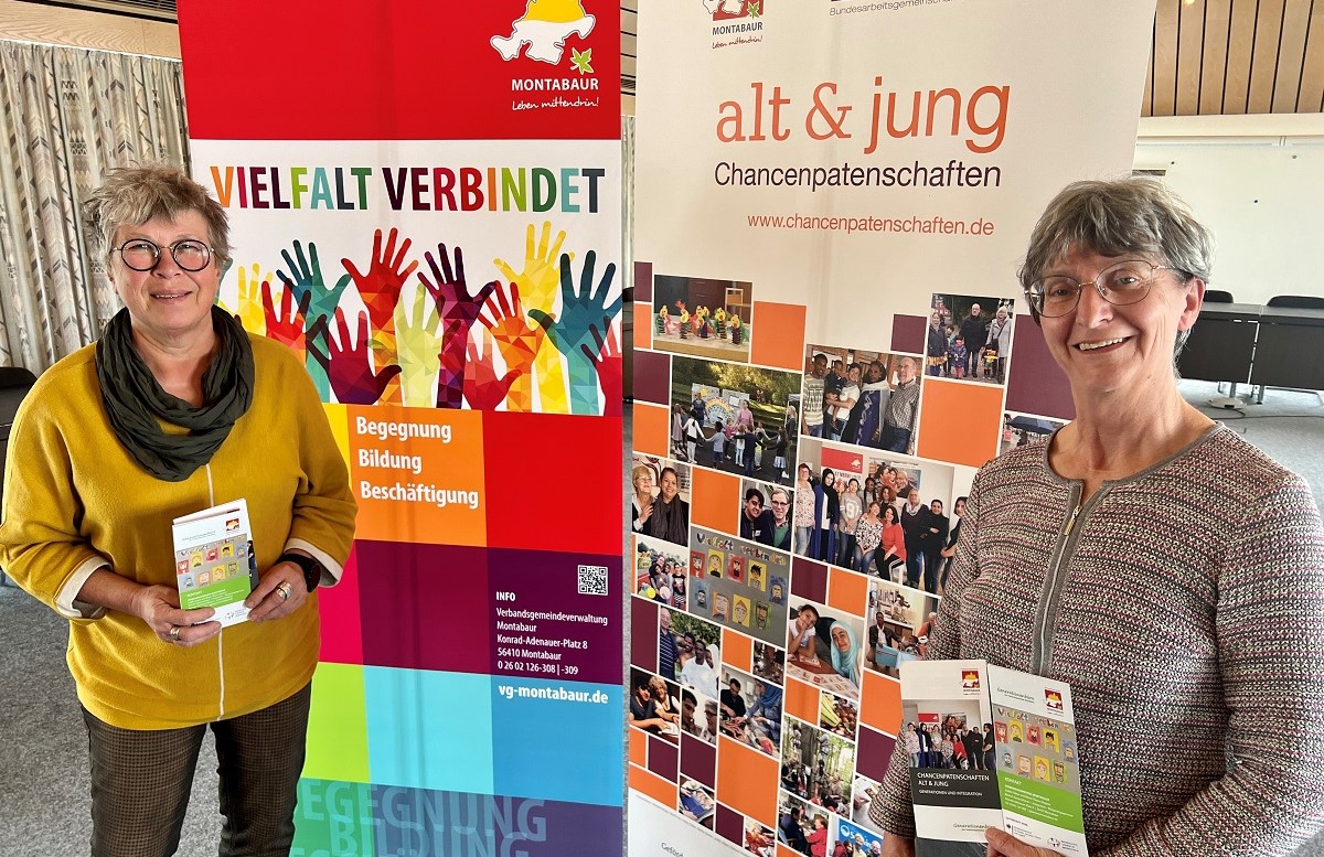 Judith Glser (links) und Marie-Theres Wagner vom Fachbereich "Brgerservice und Soziales" der Verbandsgemeindeverwaltung Montabaur wollen das Projekt "Chancenpatenschaften Alt & Jung" nach der Corona-Zwangspause wieder neu beleben und suchen dafr unter anderem neue Paten. (Foto: VG Montabaur/Holger Pritzsch)