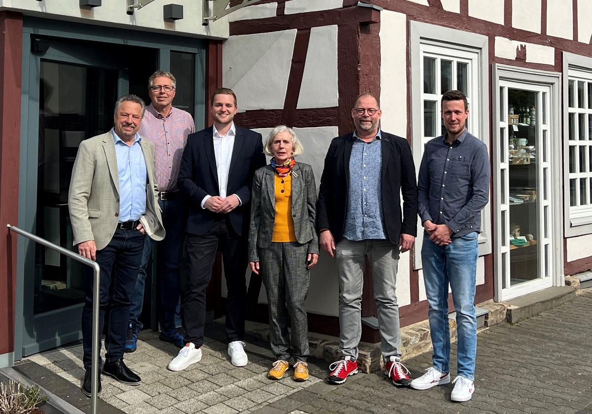 Von links: Hans-Werner Breithausen, Achim Braasch, Martin Diedenhofen, Katharina Deriks, Jrgen Hhner, Florian Fark