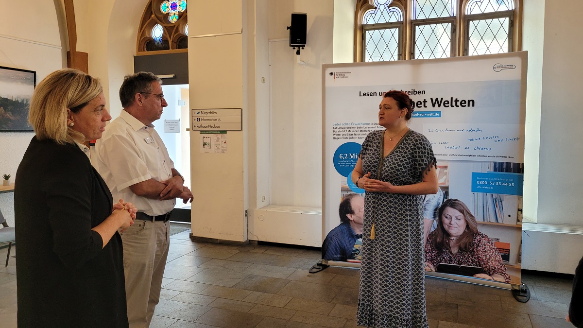 Ausstellung im historischen Rathaus zum Weltalphabetisierungstag