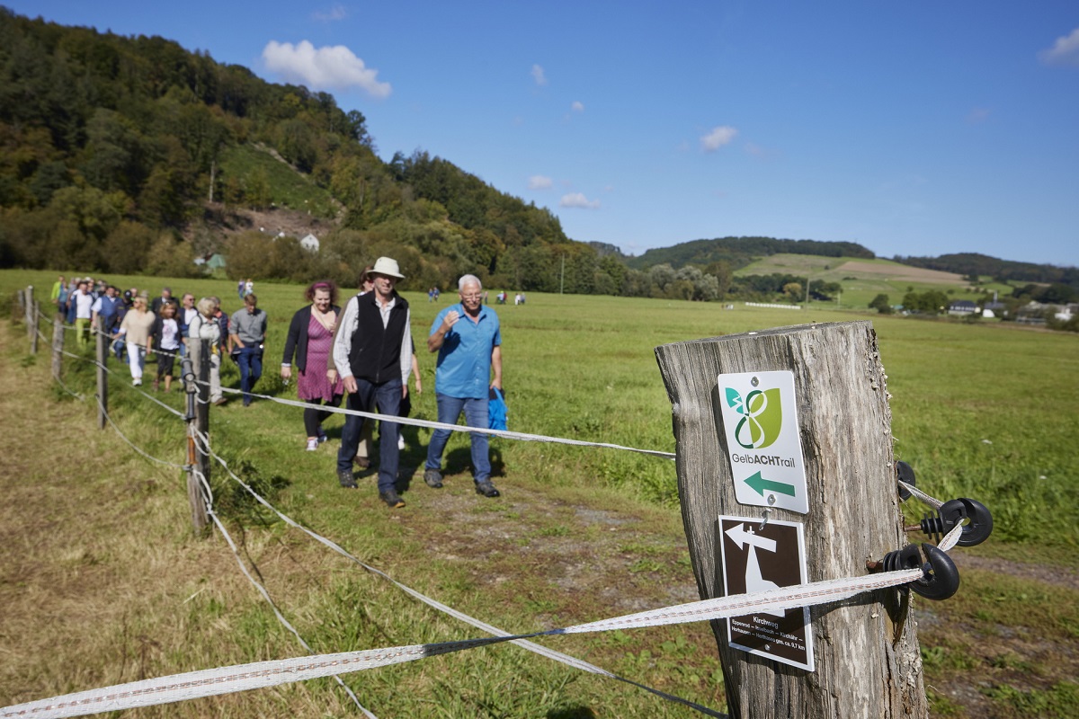 Im September wurde der "GelbACHTrail" erffnet. Vom ersten Tag an erfreut sich der Wanderweg groer Beliebtheit. Er fhrt durch das gesamte Gelbachtal von Montabaur nach Obernhof an der Lahn. (Bild: VG Montabaur / Olaf Nitz) 