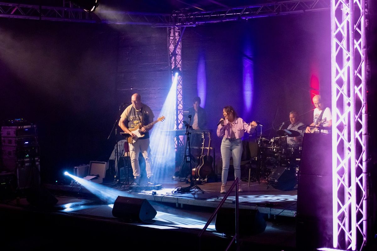 Rockkonzert in der Kirche: Die Band Somesongs sorgt fr musikalische berraschungen