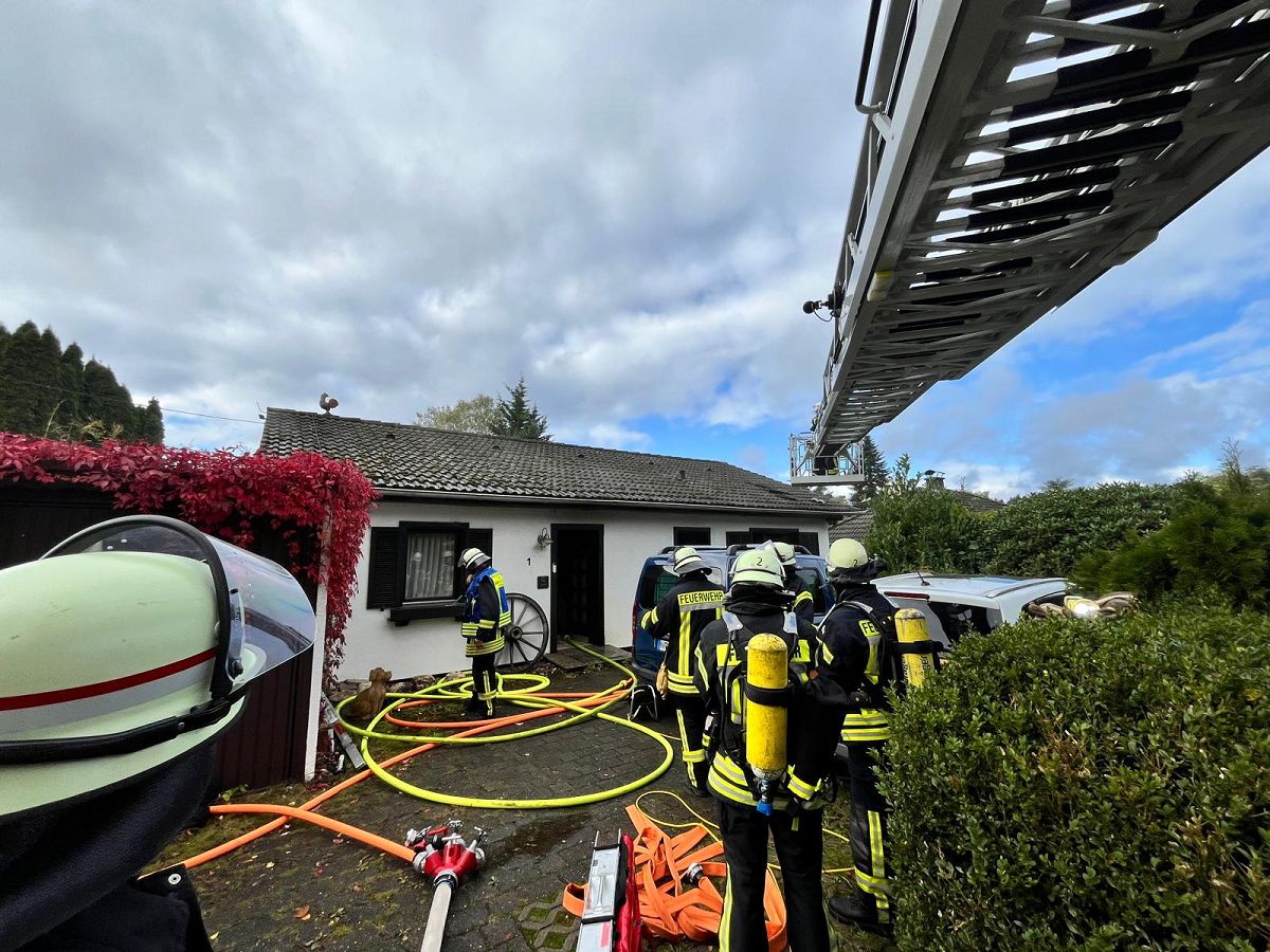 Wohnungsbrand in Breitscheid: Feuerwehr rettet Bewohner