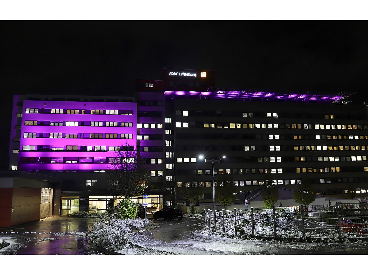 Diakonie Klinikum Siegen setzt ein starkes Zeichen zum Weltpankreaskrebstag