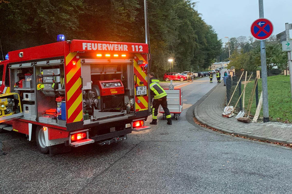 Fotos: Feuerwehr Oberraden-Straenhaus.