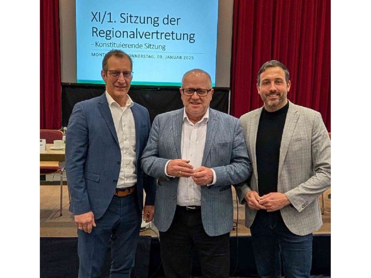 Landrat Dr. Peter Enders (M.) steht auch weiterhin der Planungsgemeinschaft Mittelrhein-Westerwald vor; seine Stellvertreter sind Brgermeister Maximilian Mumm (l.) und Oberbrgermeister Christian Greiner. (Foto: Planungsgemeinschaft/Andreas Eul)