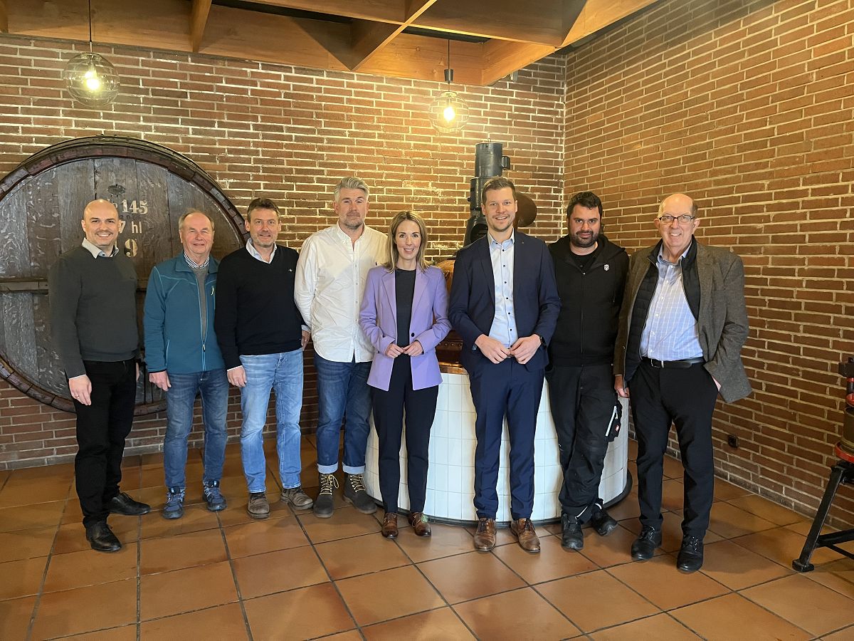 Zuhr-Tour der CDU-Bundestagskandidatin Ellen Demuth bei der Erzquell Brauerei in Mudersbach-Niederschelderhtte