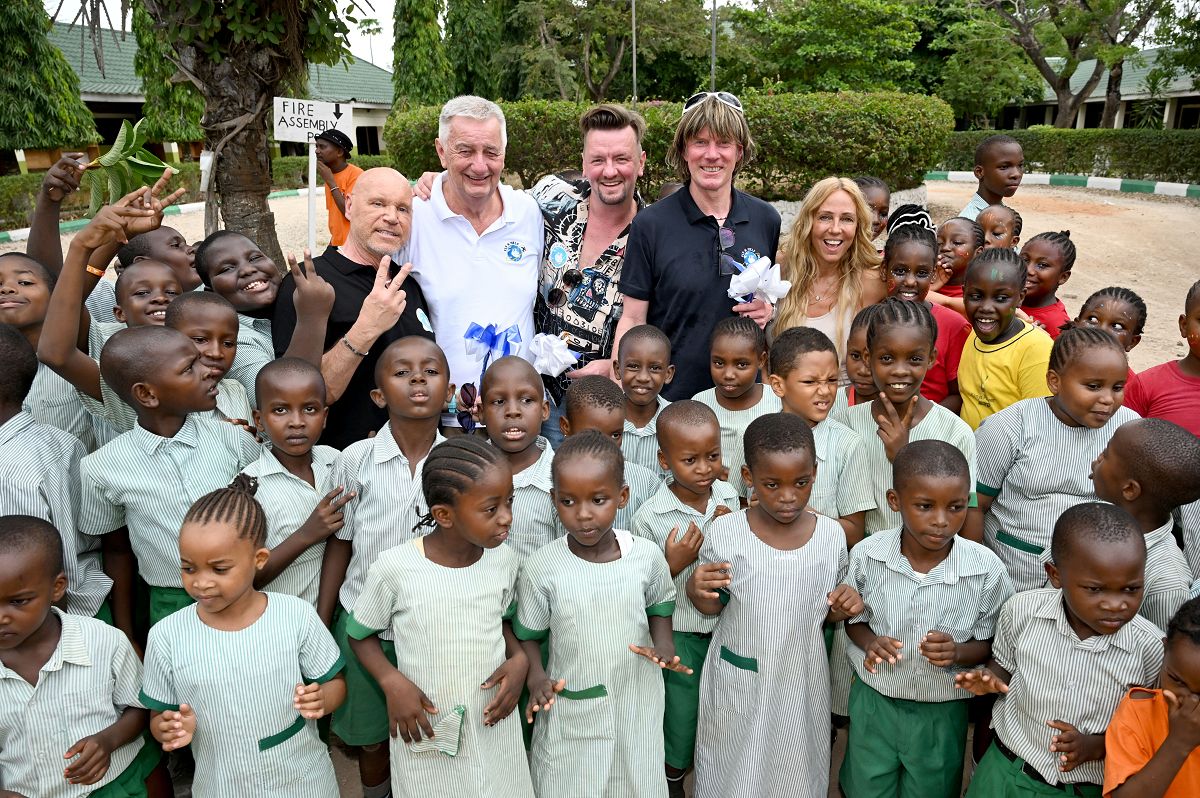 Olaf Henning, Reiner Meutsch, Ben Zucker, Mickie Krause und Loona in Ukunda (alle Fotos: ABR Pictures/W. Breiteneicher)