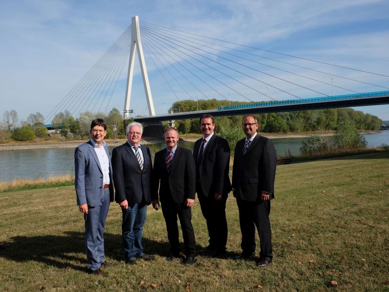 Raiffeisenbrcke berspannt seit 40 Jahren den Rhein