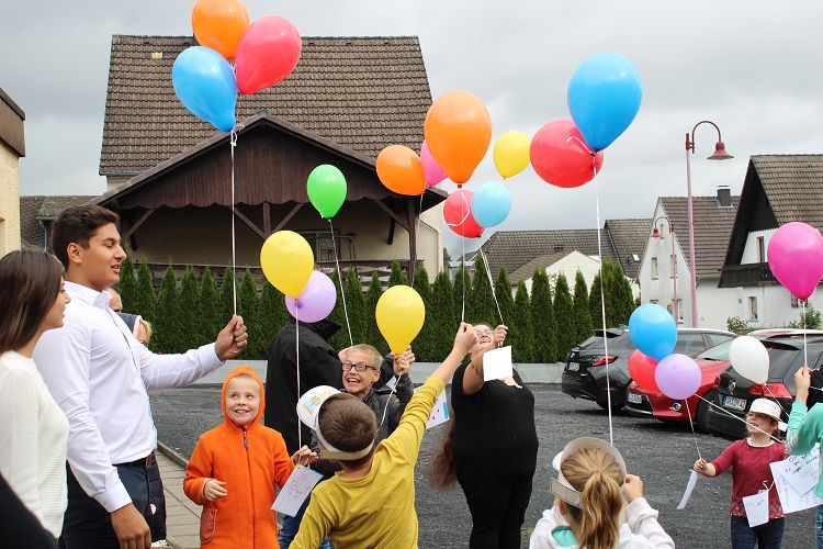 Das Bestattungshaus Arbeiter in Altenkirchen brachte beim Trffner-Tag, Kindern den Beruf des Bestatters nher. (Fotos: Bestattungshaus Arbeiter)