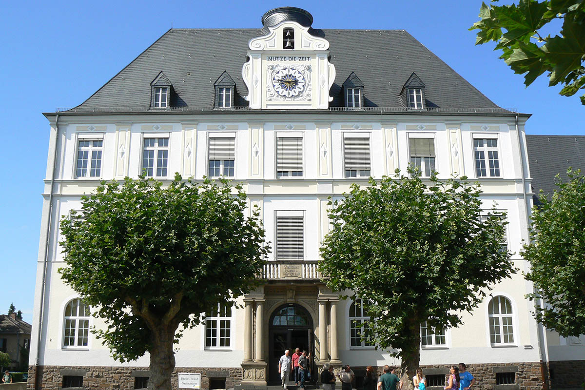 Alter Eingang des Rhein-Wied-Gymnasiums. Foto: Kreisverwaltung