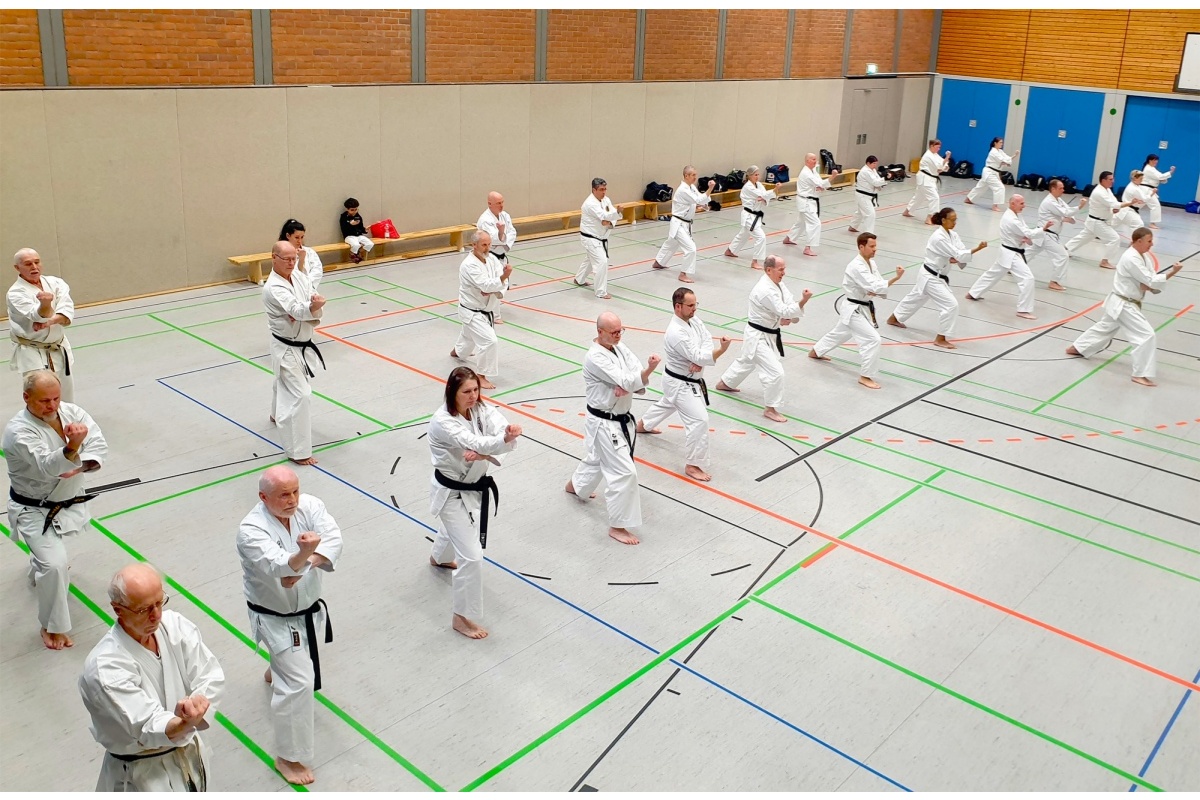 "Karate Total": Erfolgreicher Lehrgang in Montabaur mit 130 Teilnehmern