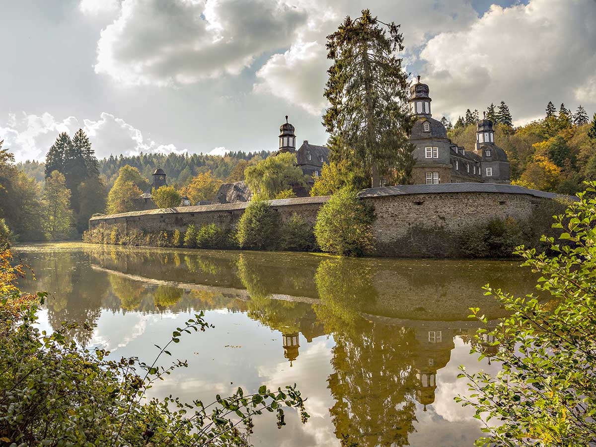 Das Wasserschloss Crottorf im Wildenburger ist der nchste Schauplatz von Abenteuer Heimat am 8. September.
(Foto: Kreisverwaltung/Peter Lindlein)