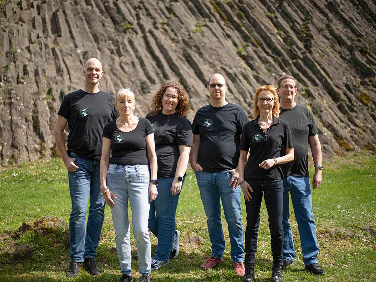 v.l.n.r.: Thorsten Uebe-Emden, Michaela Sttzel, Silke Schneider, Markus Hahmann, Susanne Steiner, Sven Wolff
(es fehlt: Marion Lck). (Foto: Maik Schneider)