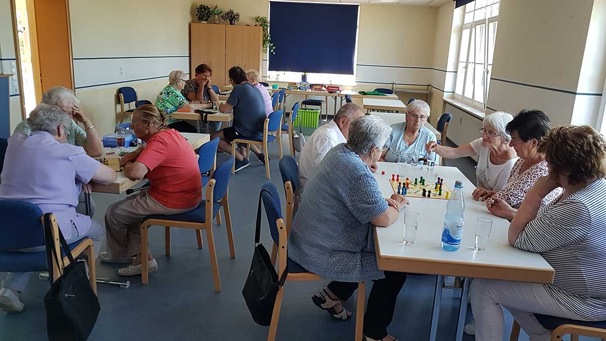 Reges Interesse beim ersten Spiele-Nachmittag fr Senioren nach Corona