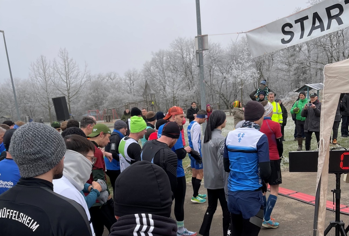 Bei Silvesterlauf in Bad Kreuznach gingen ber 500 Lufer an den Start (Foto: H.Lorchen)