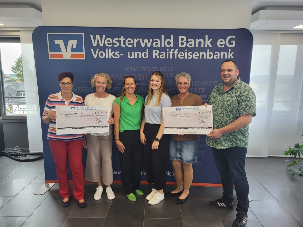 Marita Trpe, Andrea Hahn-Hassel vom Hospizverein Altenkirchen, Tina Walterschen, Franziska Arndt von der Westerwald Bank, Eva-Maria Hebgen, Peter Held vom Katharina Kasper Hospiz Dernbach (Foto: Westerwald Bank)