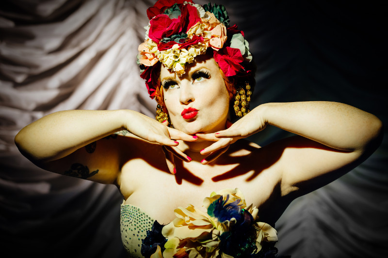 "The Petit Fours": Burlesque-Show im Spiegelzelt