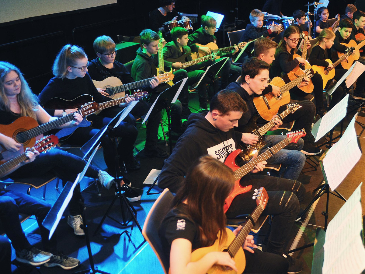 Endlich wieder Konzertzeit: Die Kreismusikschule ldt zum groen Musikschulkonzert anlsslich ihres 50. Geburtstags am 27. Mrz in die Stadthalle Betzdorf. (Foto: Kreismusikschule) 
