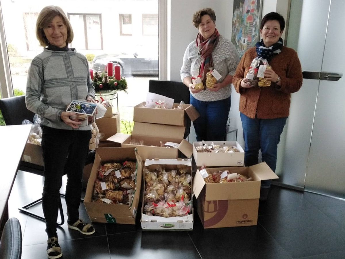 Landfrauen backen Weihnachtspltzchen frs Ahrtal