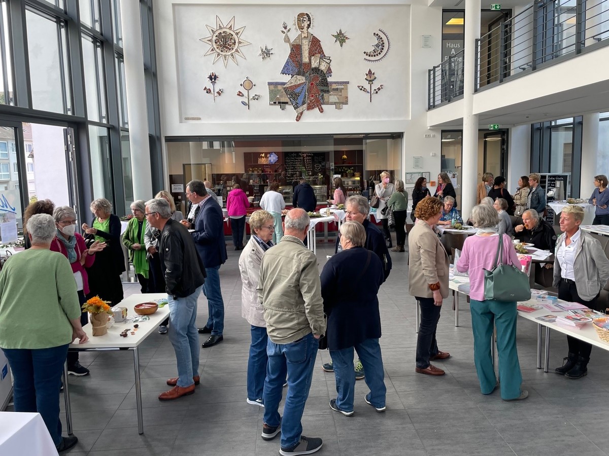 Austausch mit Experten und Betroffenen: Der Patientinnentag des Brustzentrums Siegen-Olpe war ein Erfolg. (Foto: Stefanie Brendebach)