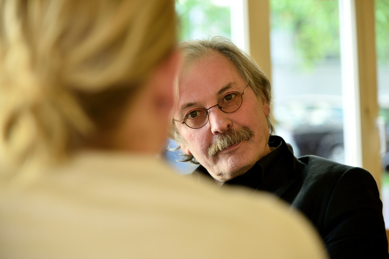 Foto: Artur Trossen, der auch als Trainer in Mediatoren-Ausbildungen ttig ist, besttigt, dass die Mediatoren-Ausbildung bei der Kreisvolkshochschule eine Fortbildung auf hohem Niveau darstellt. Foto: VHS
