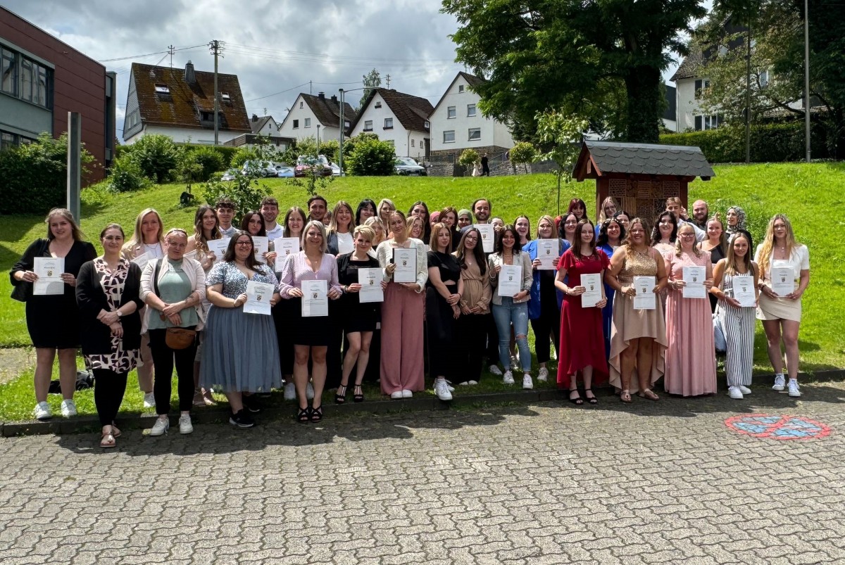 Die diesjhrigen Absolventen der Fachschule Sozialwesen an der BBS Wissen (Foto: Berufsbildende Schule Wissen)