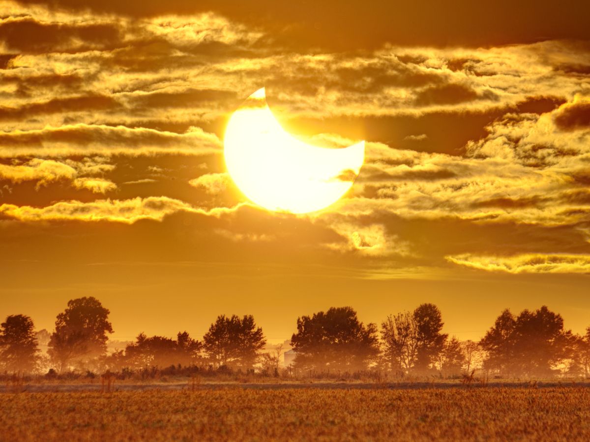 Partielle Sonnenfinsternis auch ber dem Westerwald