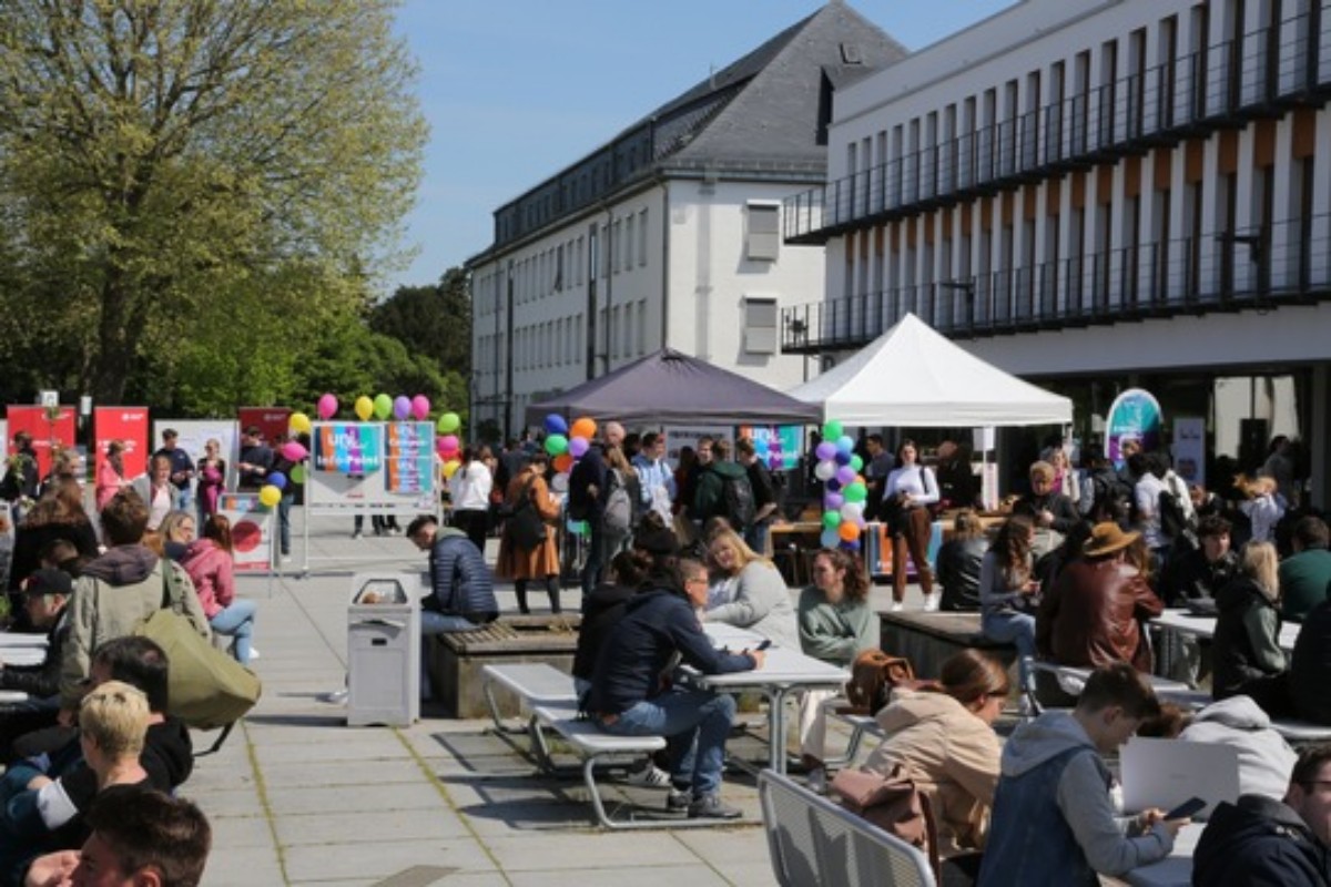 Ein buntes Programm fr alle Studieninteressierten am Uni-Erlebnistag. (Foto: Universitt Koblenz / Dr. Imke von Helden)