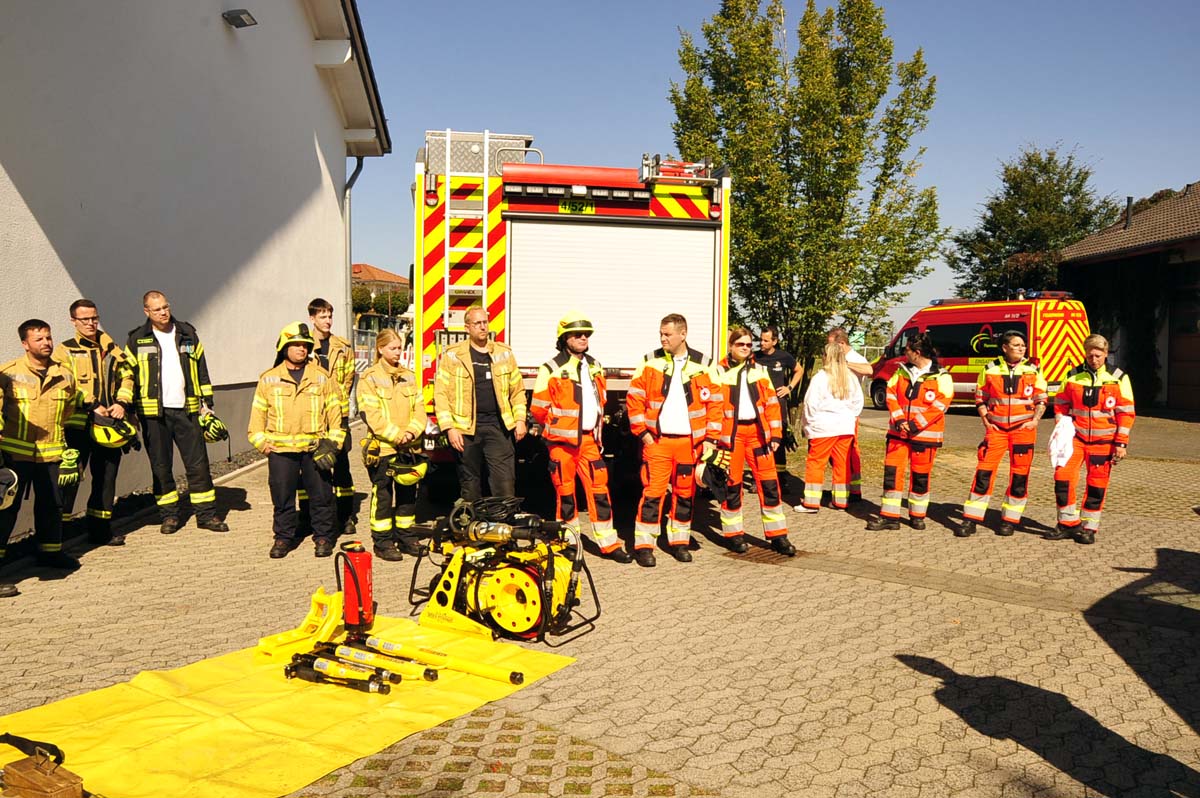 Effektiver Ausbildungstag in Horhausen: Feuerwehr und Rettungsdienst trainieren gemeinsam fr den Ernstfall