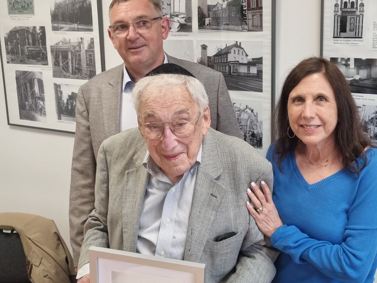 Stippvisite in Altenkirchen: Harry Abraham auf den Spuren seiner Vorfahren